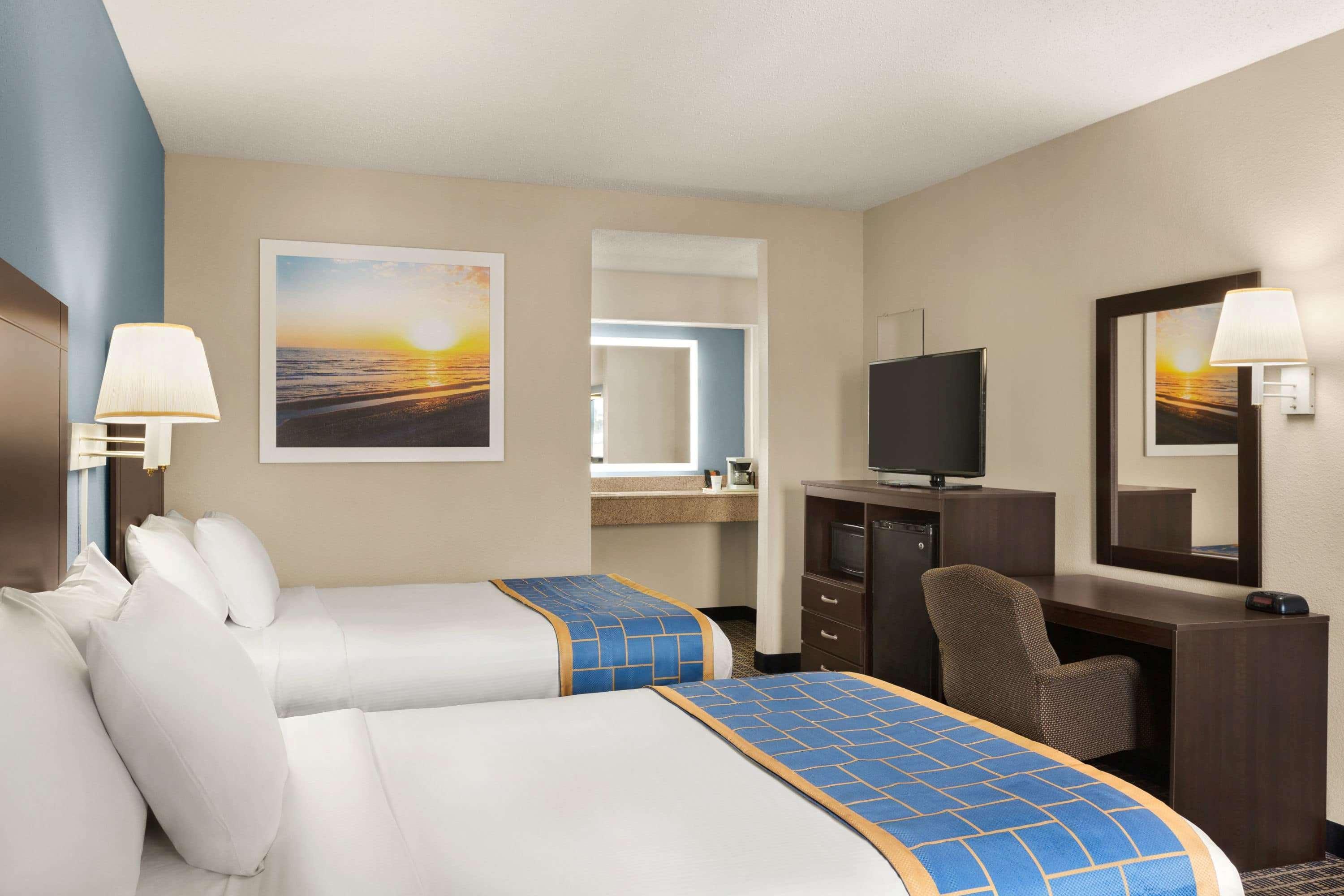Days Inn & Suites By Wyndham Savannah Midtown Экстерьер фото